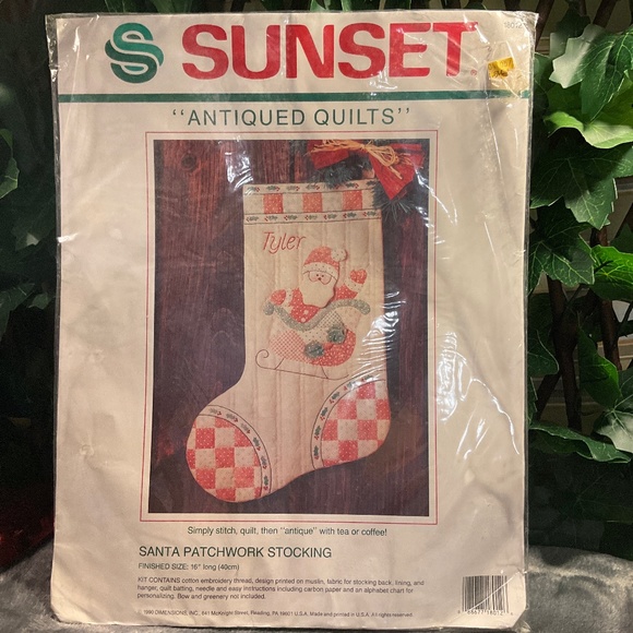 Vintage Antiqued Quilt Santa Patchwork Stocking Kit - Picture 1 of 6